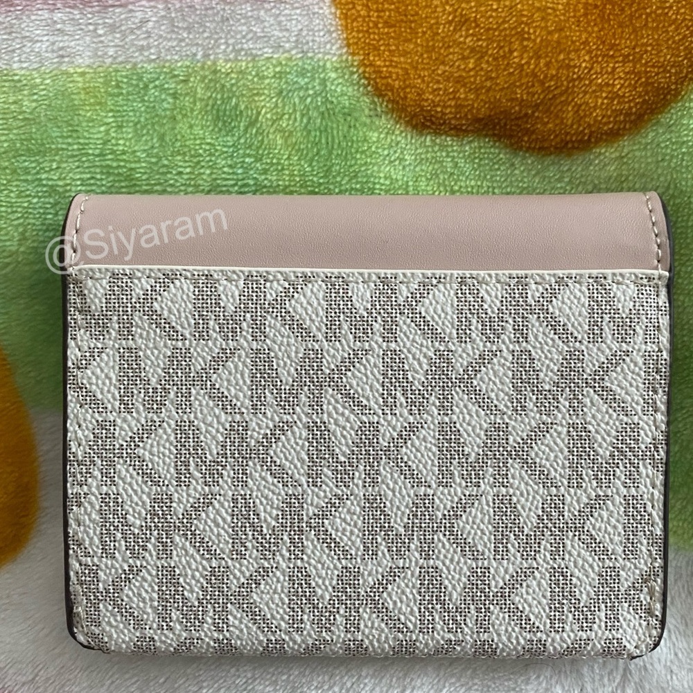 Michael Kors coin purse - Picture 2 of 7